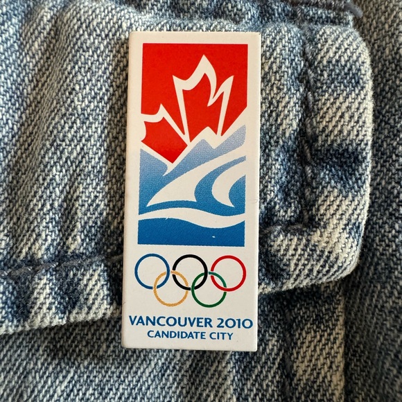 5/$15 Vancouver Olympics  Enamel Pin - Picture 1 of 6
